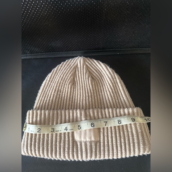 H&M Divided “Better” Days Beanie, Women’s Size OS, Beige Ribbed Knit Beanie/Hat - Picture 7 of 7